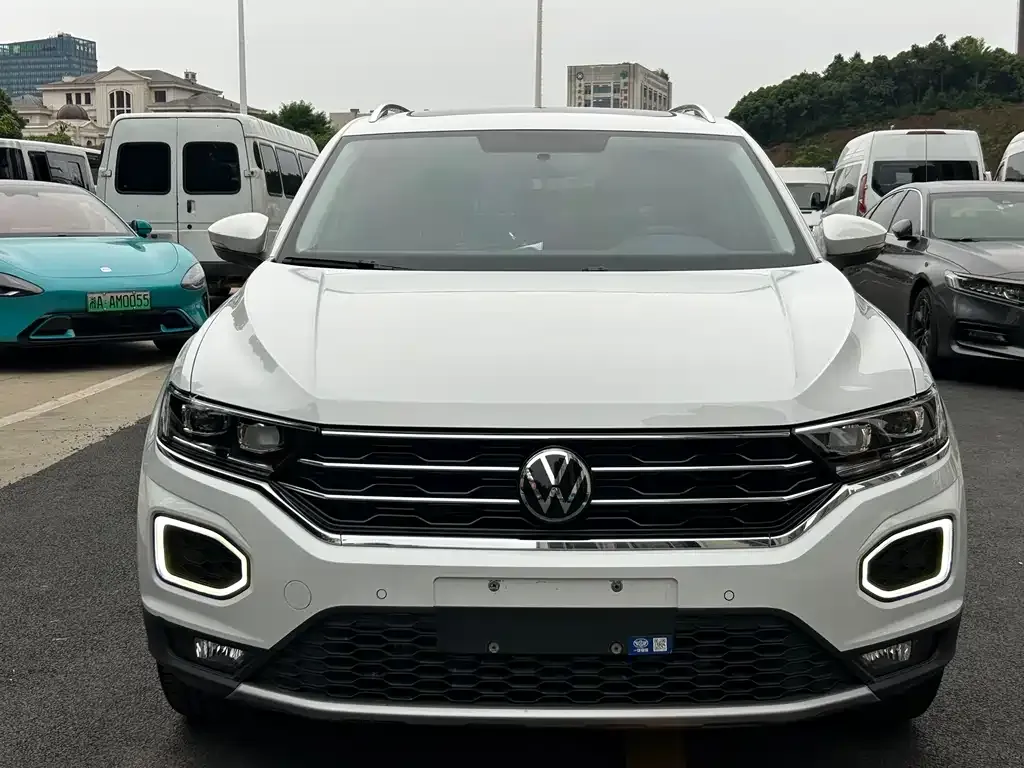 Volkswagen T-Roc — фото 6