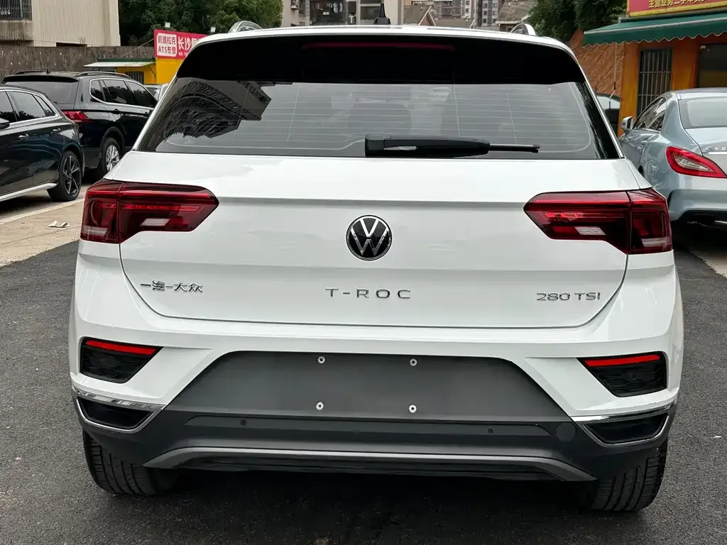 Volkswagen T-Roc — фото 7