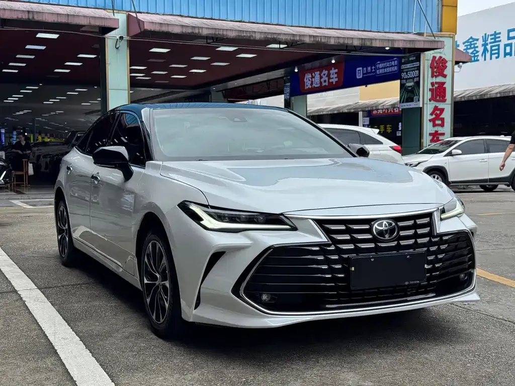 Toyota Avalon 2023 из CN, фото 2