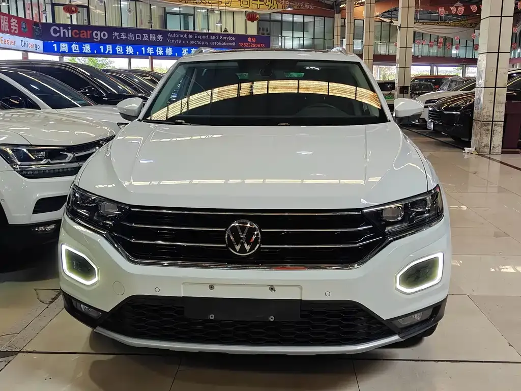 Volkswagen T-Roc — фото 10