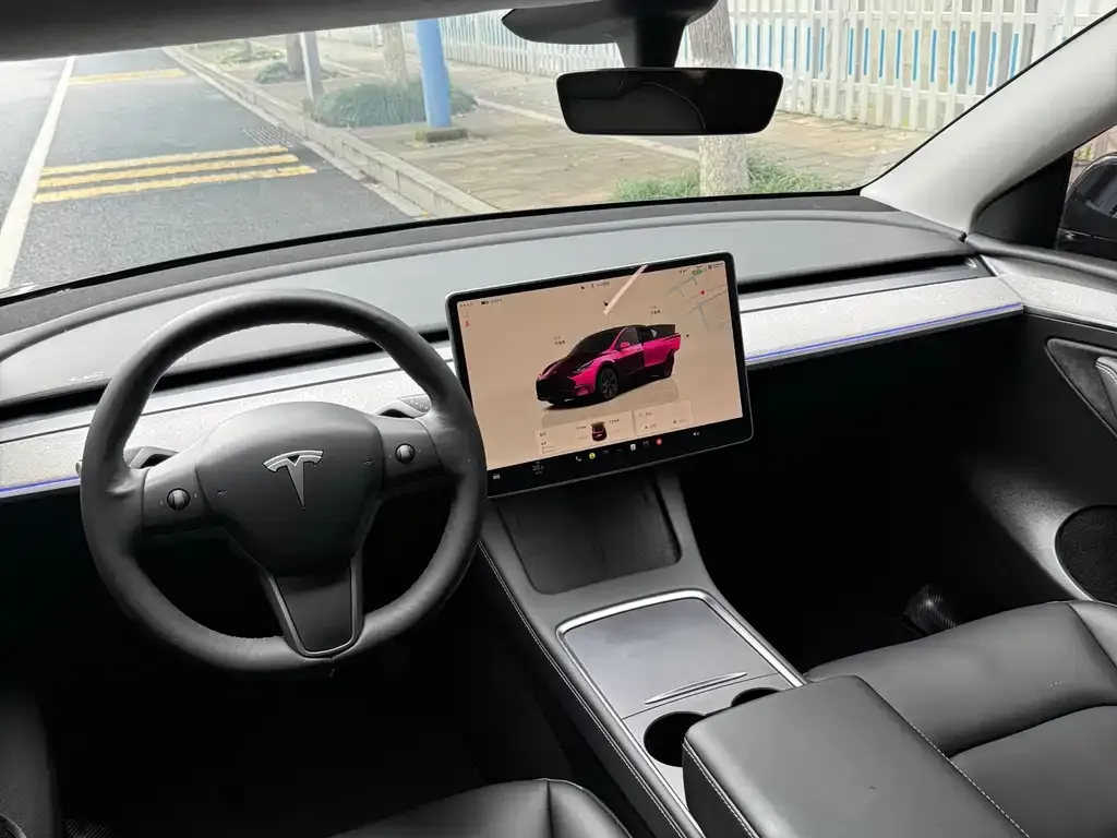 Tesla Model Y — фото 4
