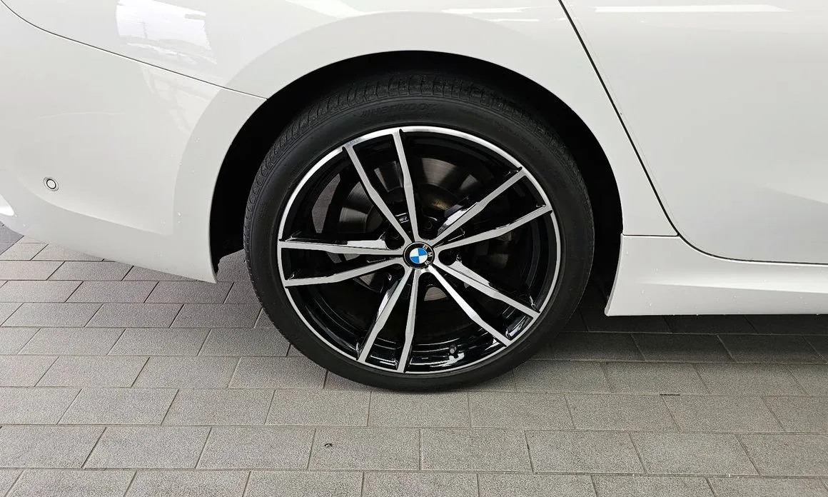 BMW 3-Series 2021 из KR, фото 9