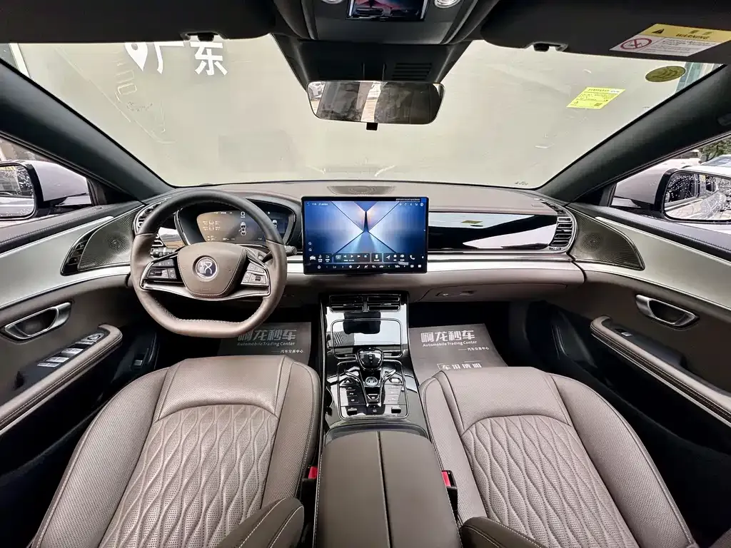 BYD Han — фото 2