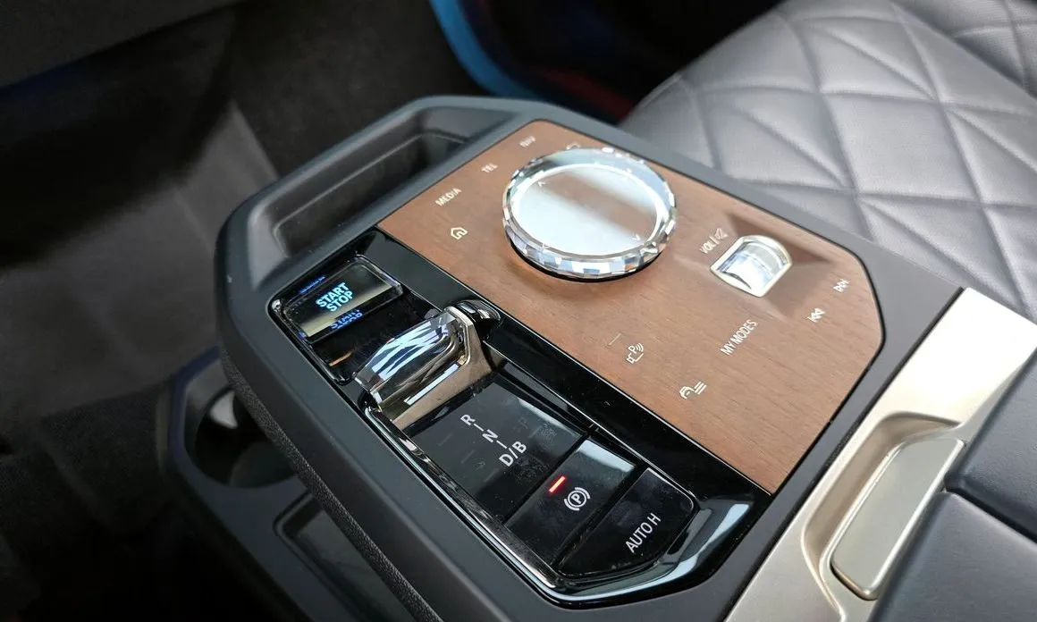 BMW iX 2023 из KR, фото 10