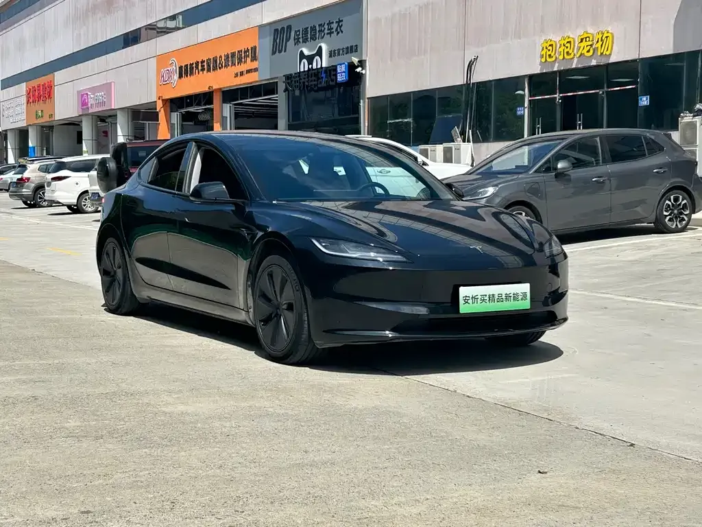 Tesla Model 3 — фото 8