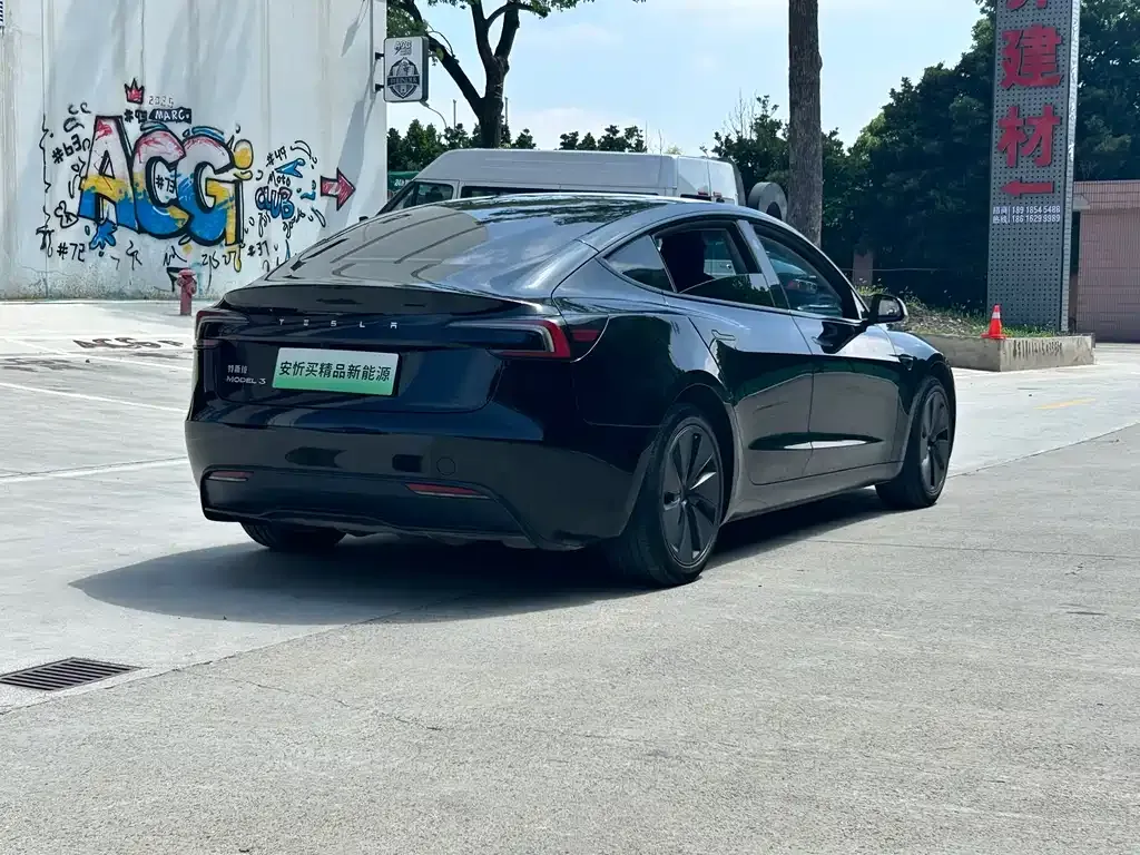 Tesla Model 3 — фото 5