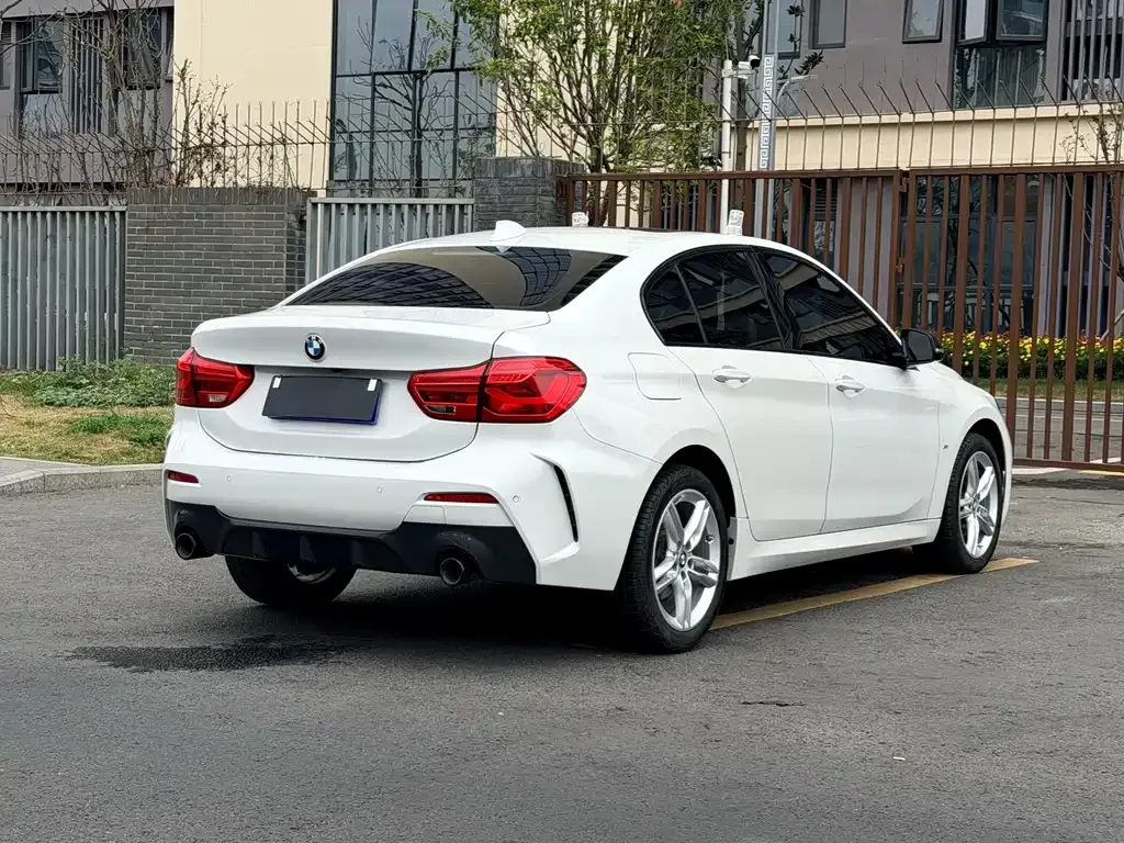 BMW 1 Series 2021 из CN, фото 7