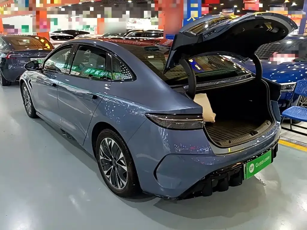 BYD Seal — фото 9