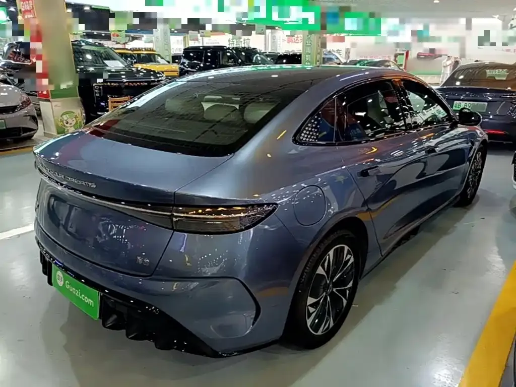 BYD Seal — фото 8