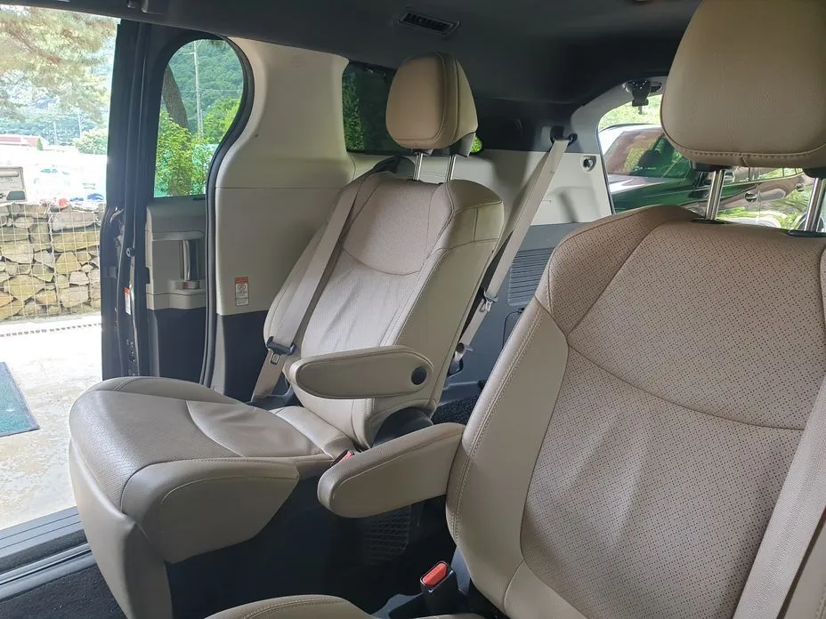 Toyota Sienna 2022 из KR, фото 10