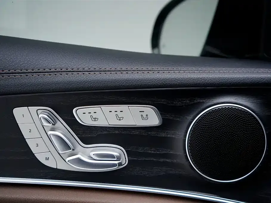 Mercedes-Benz E-Class — фото 10