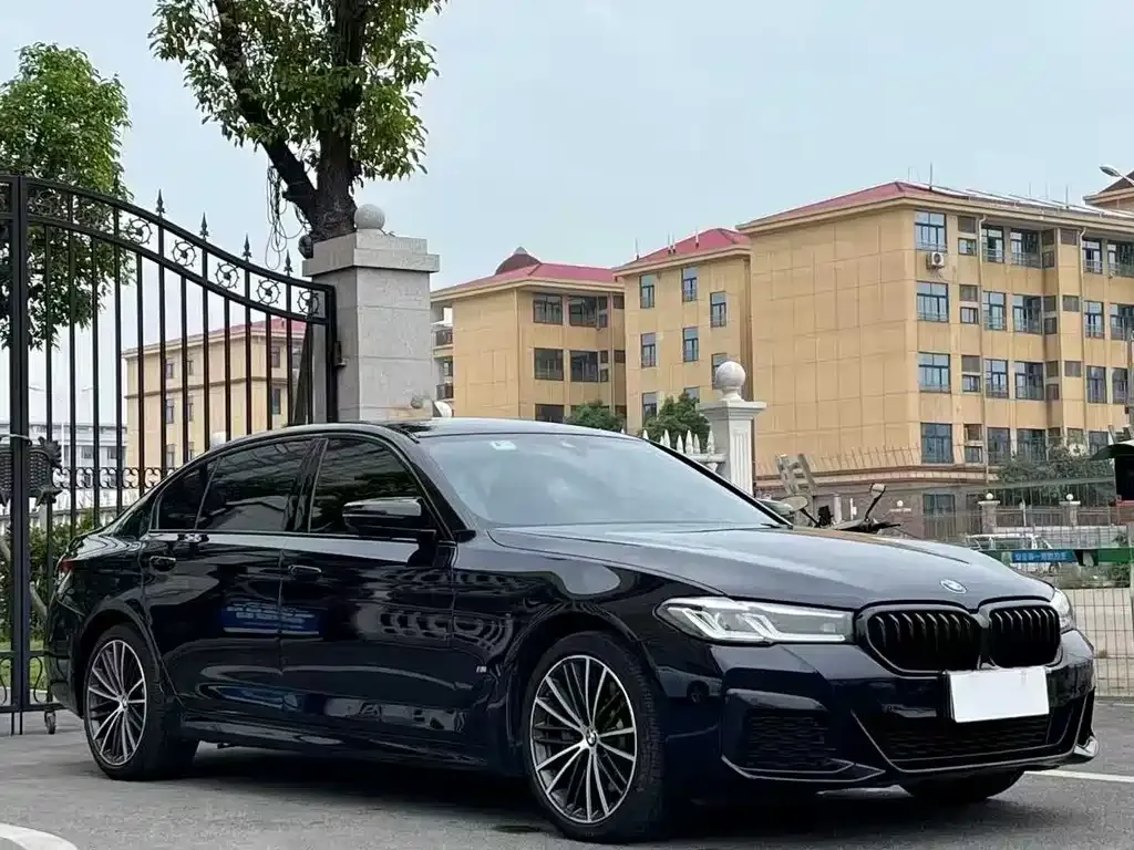 BMW 5 Series — фото 5
