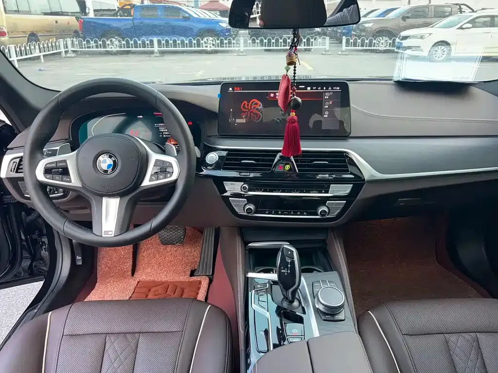 BMW 5 Series — фото 6