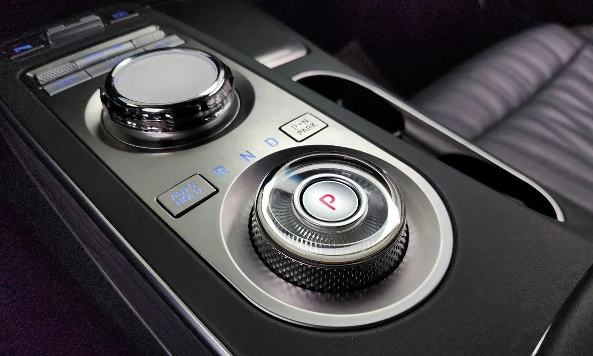 Genesis GV70 — фото 10