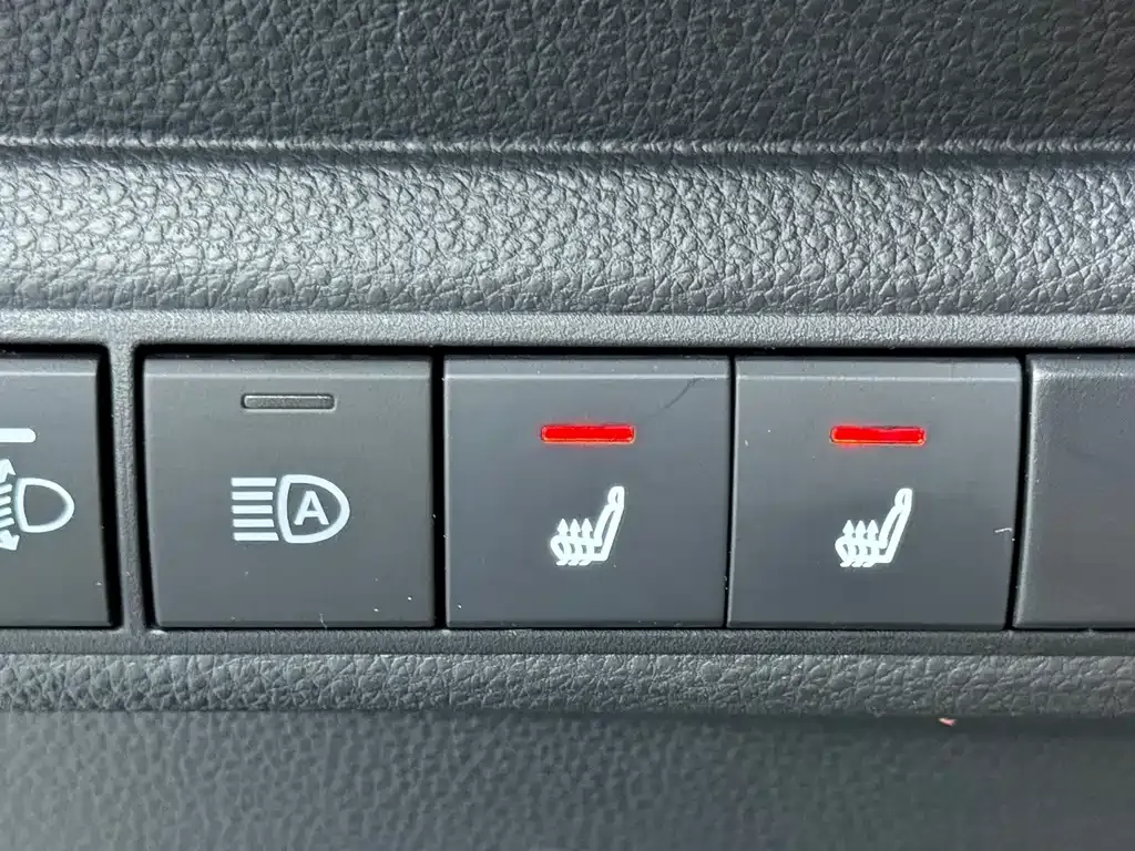 Toyota Corolla — фото 10
