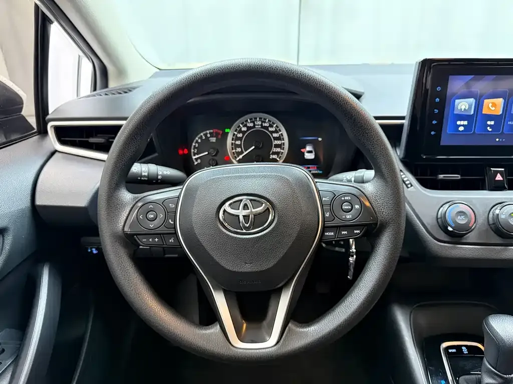 Toyota Corolla — фото 9