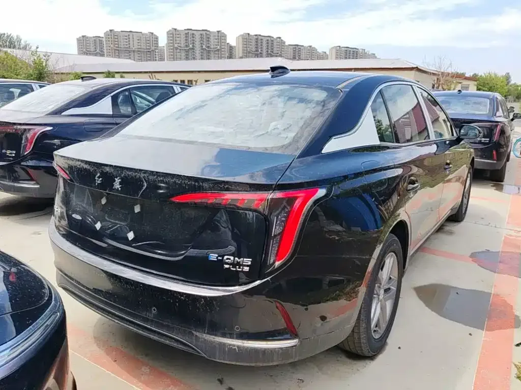 Hongqi E-QM5 — фото 10