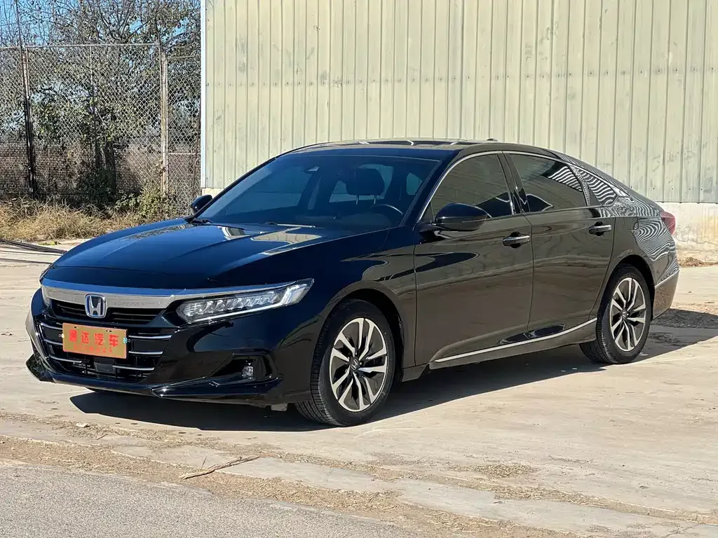 Honda Accord — фото 1