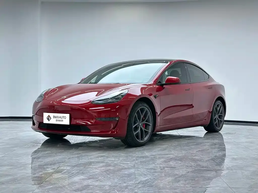 Tesla Model 3 — фото 1