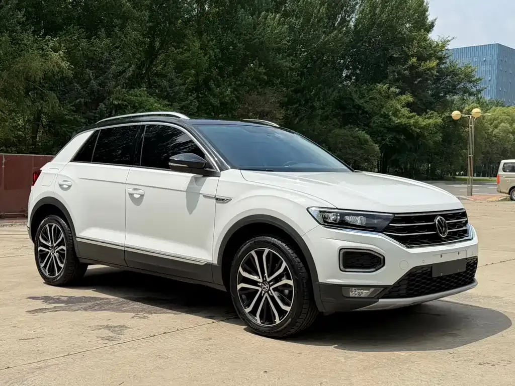 Volkswagen T-Roc — фото 8
