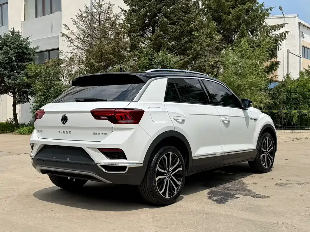 Volkswagen T-Roc — фото 10