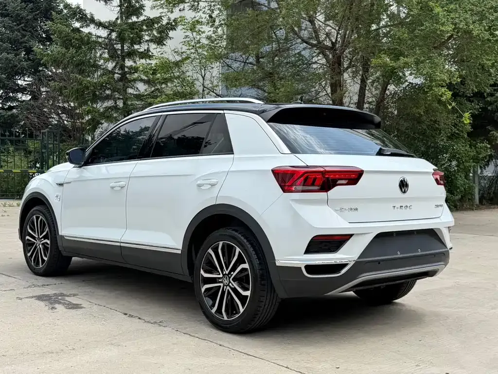 Volkswagen T-Roc — фото 5