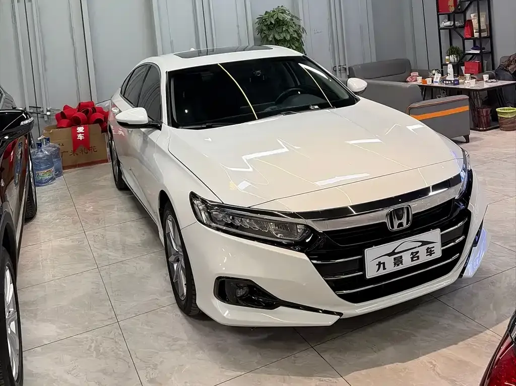 Honda Accord — фото 1