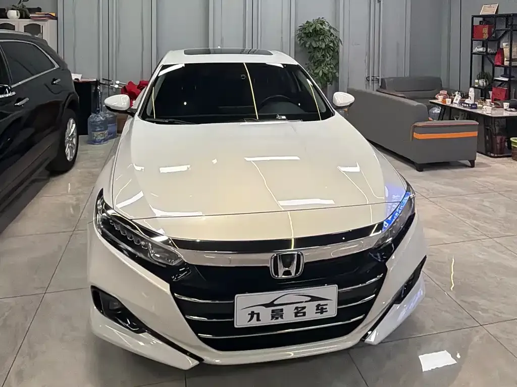 Honda Accord — фото 10