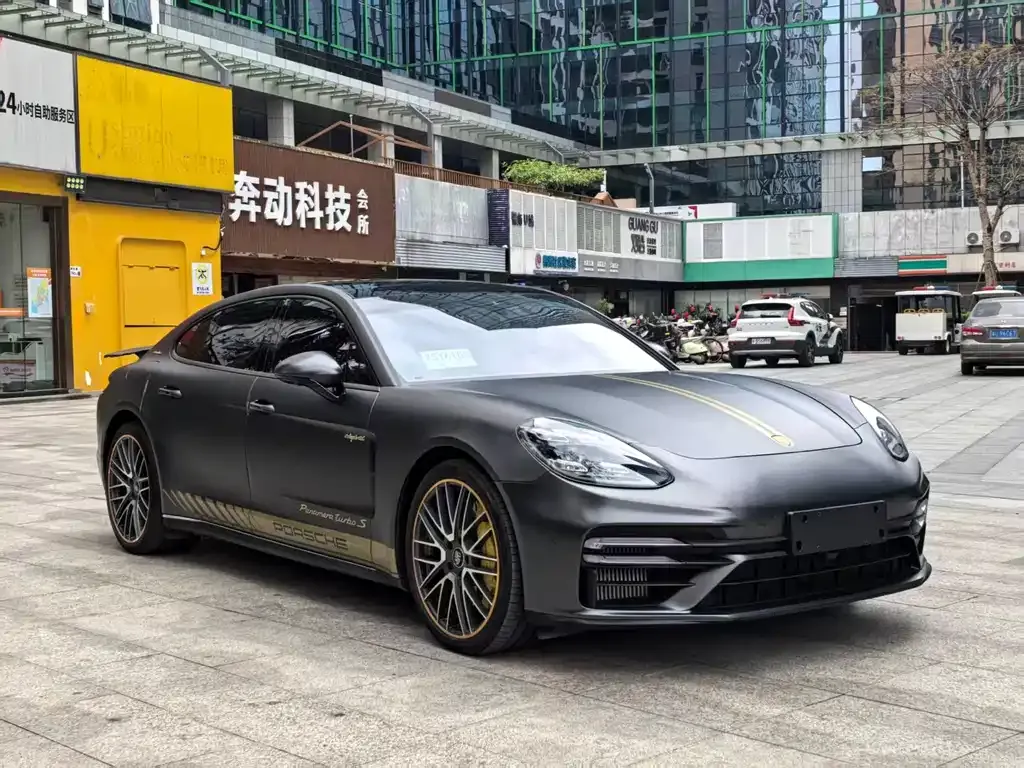 Porsche Panamera Hybrid — фото 1