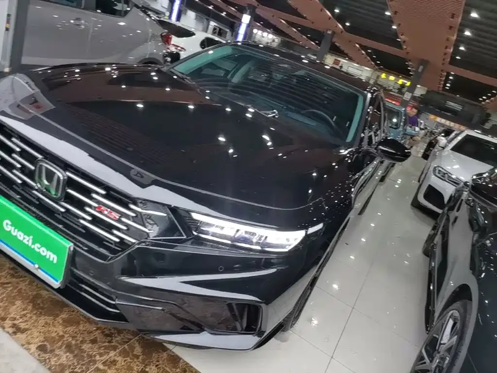 Honda Accord — фото 1