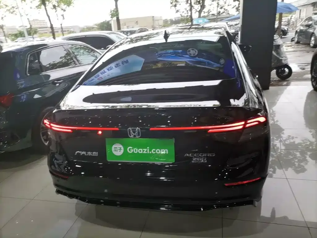 Honda Accord — фото 10
