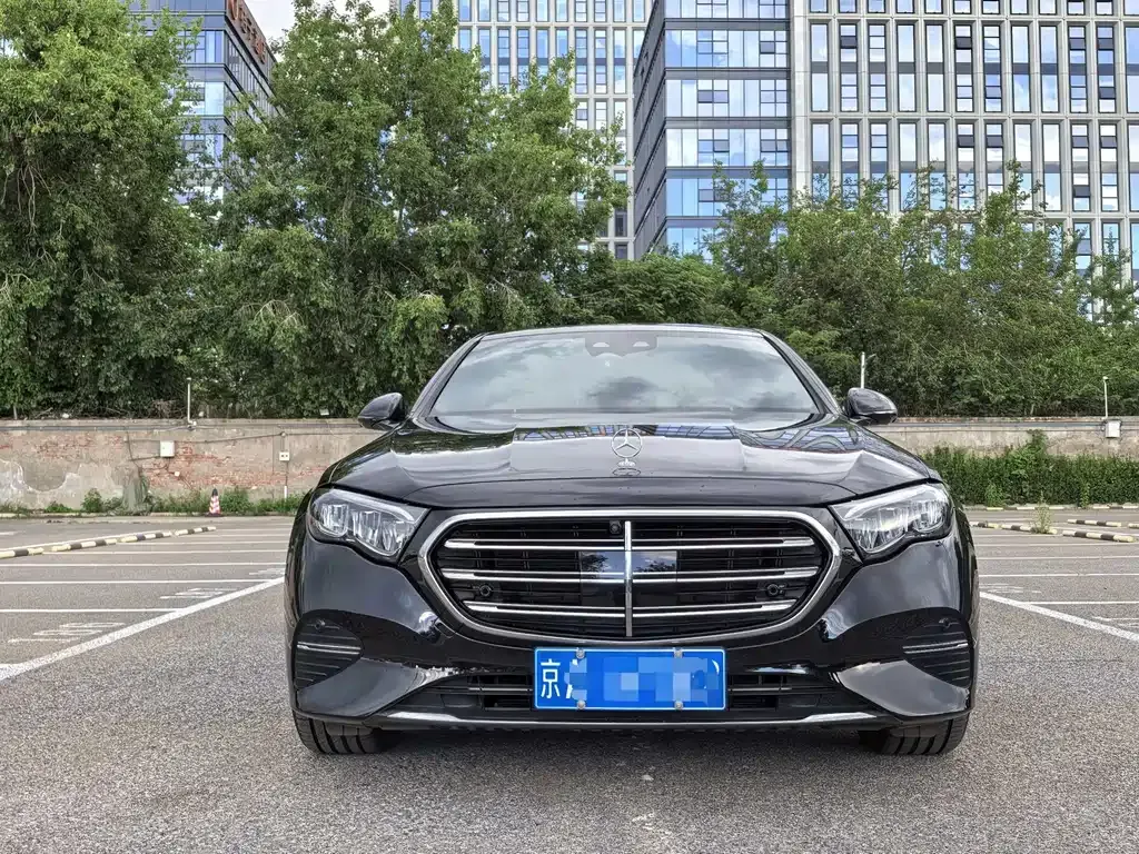 Mercedes-Benz E-Class — фото 4
