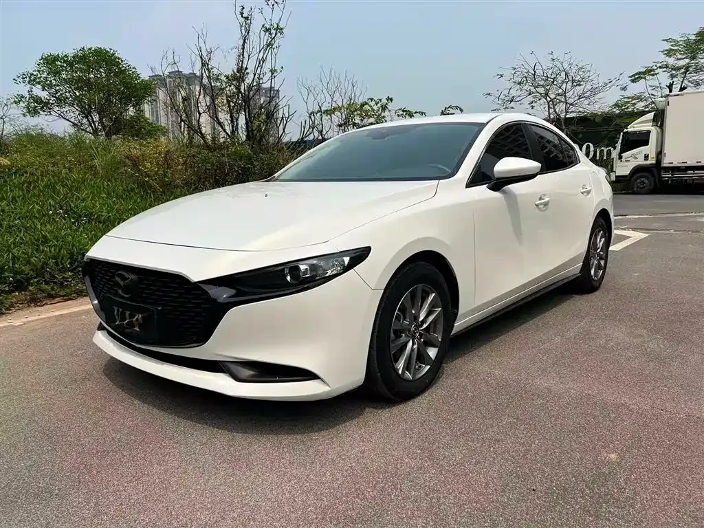 Mazda 3 Axela — фото 1