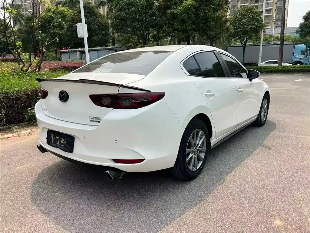 Mazda 3 Axela — фото 9