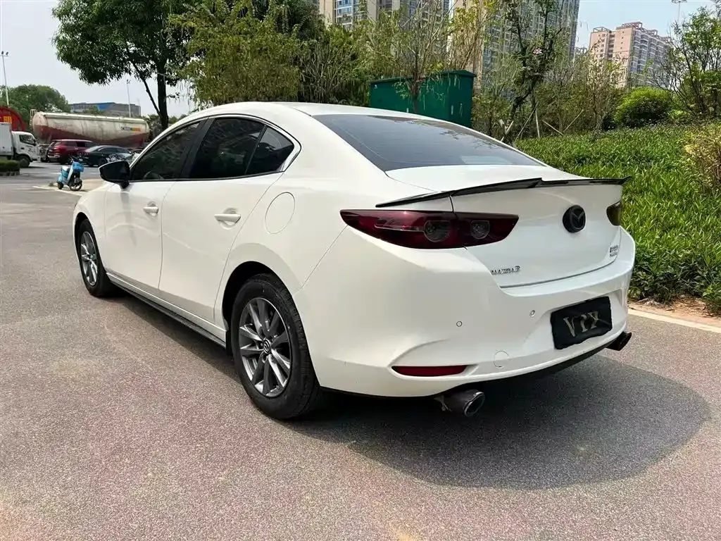 Mazda 3 Axela — фото 8