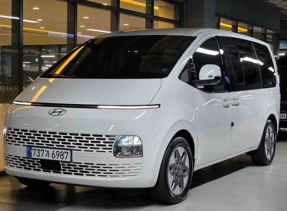 Hyundai Staria