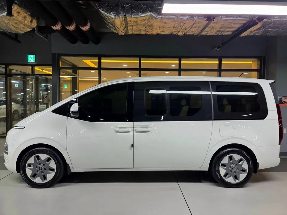 Hyundai Staria 2025 из KR, фото 3