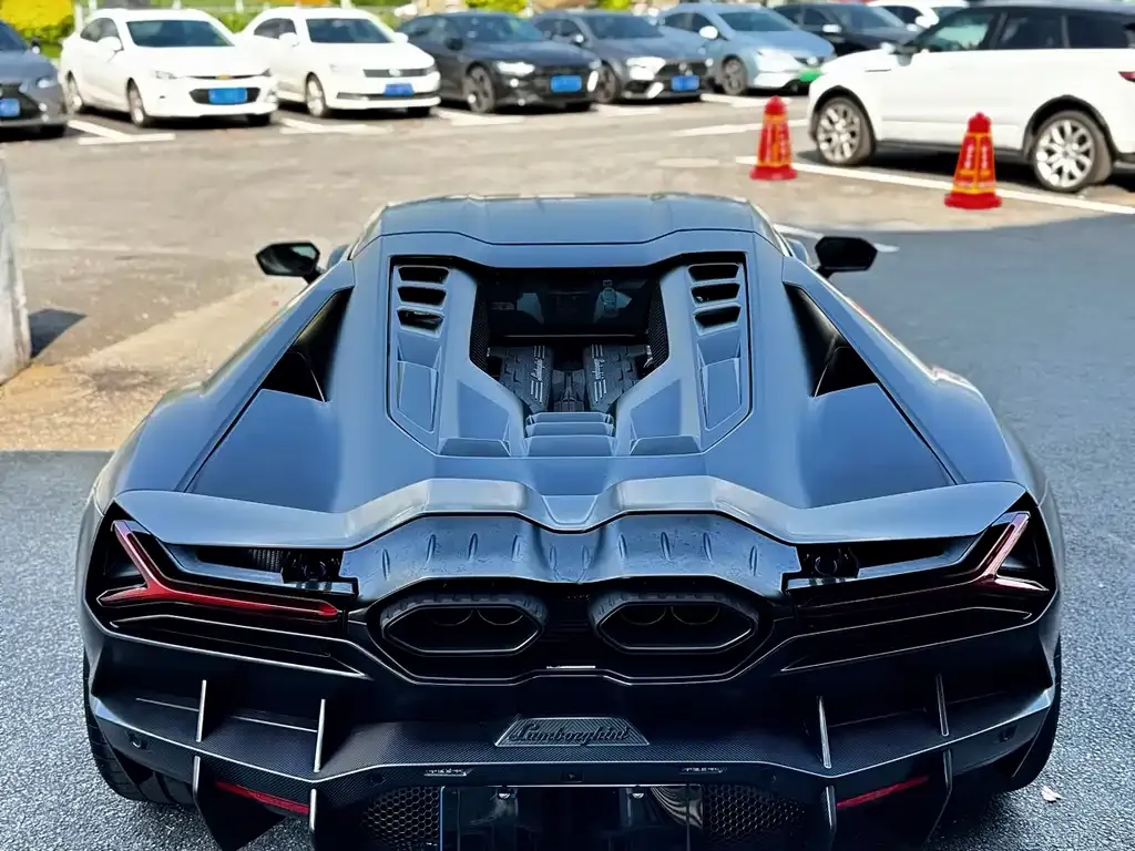 Lamborghini Revuelto 2025 из CN, фото 7