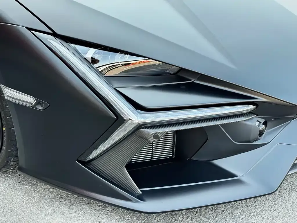 Lamborghini Revuelto 2025 из CN, фото 10