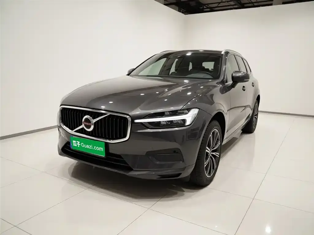 Volvo XC60 — фото 1