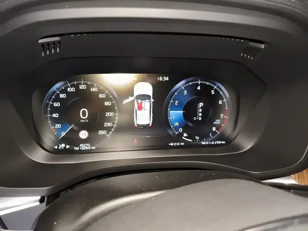 Volvo XC60 — фото 2