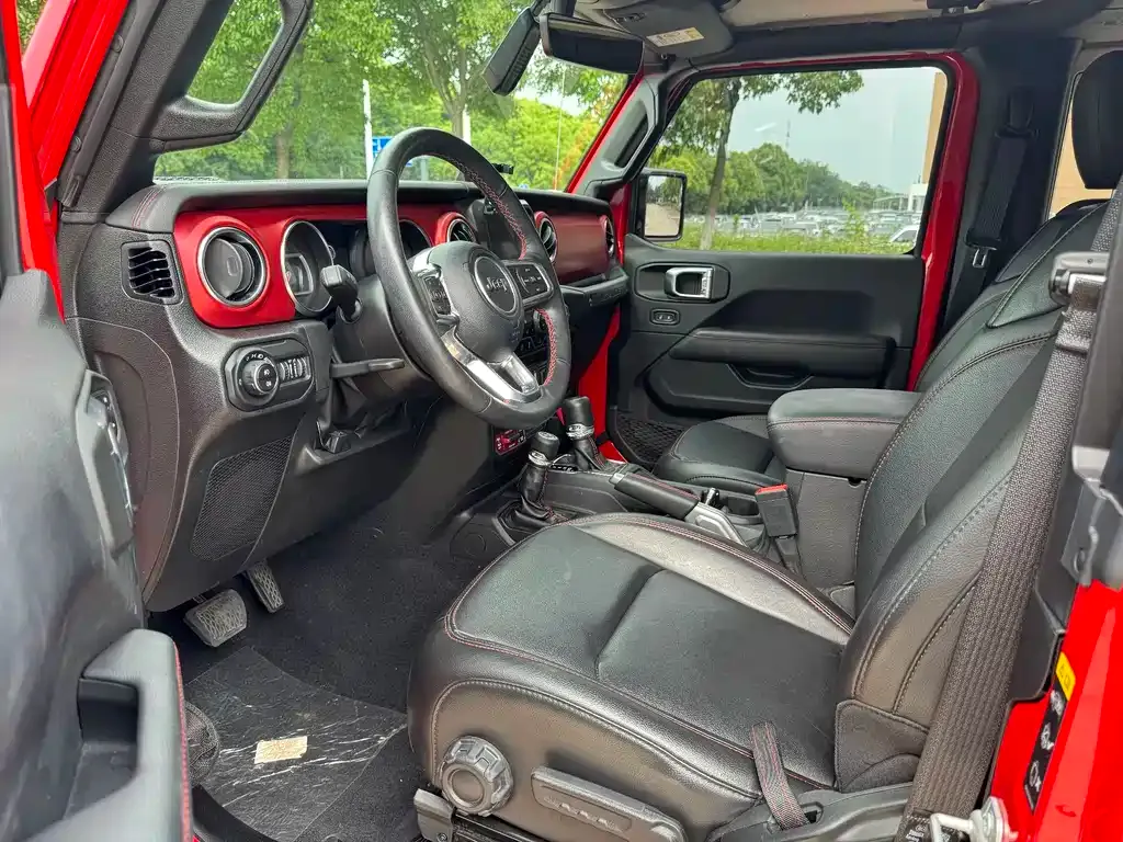 Jeep Wrangler — фото 6