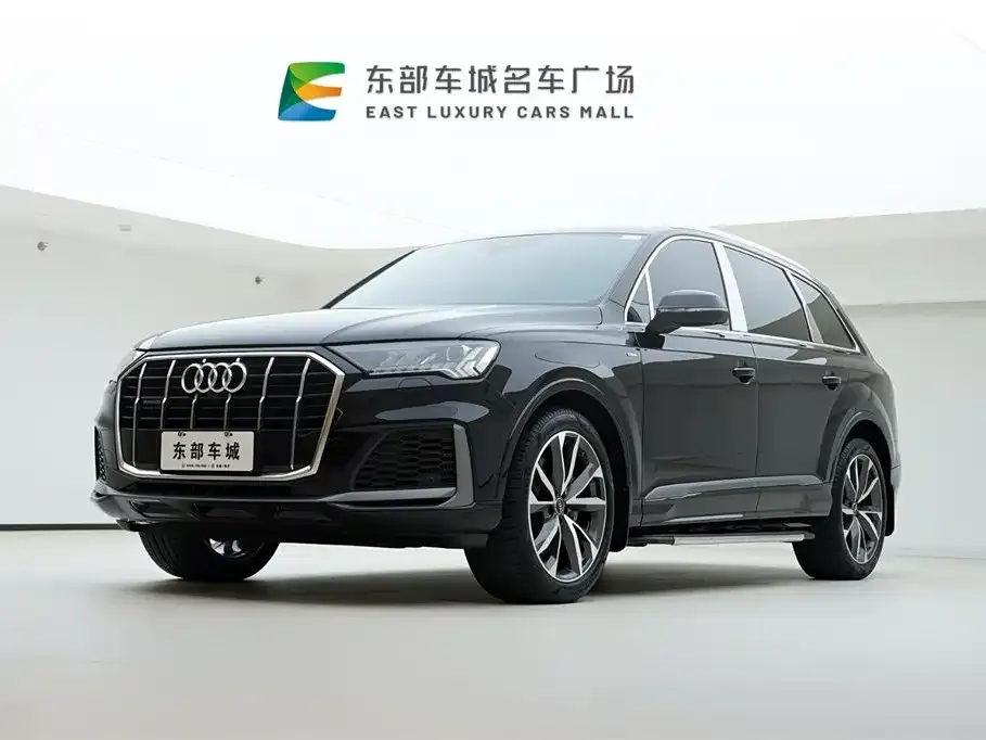 Audi Q7 — фото 1