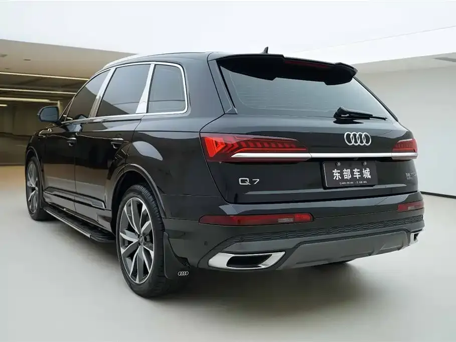 Audi Q7 — фото 6