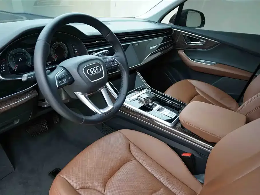 Audi Q7 — фото 5