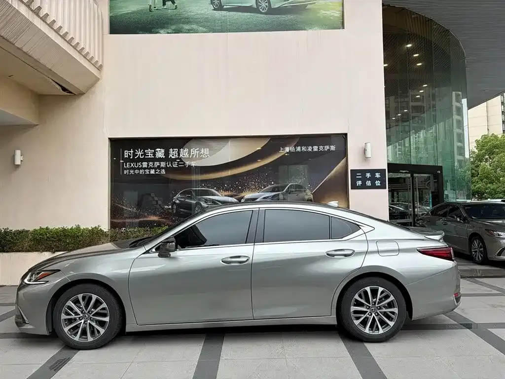 Lexus ES — фото 5
