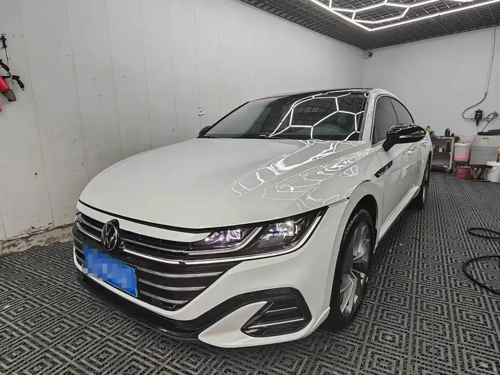 Volkswagen CC 2023 из CN, фото 10
