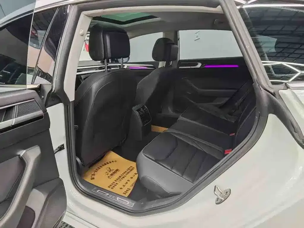 Volkswagen CC 2023 из CN, фото 5
