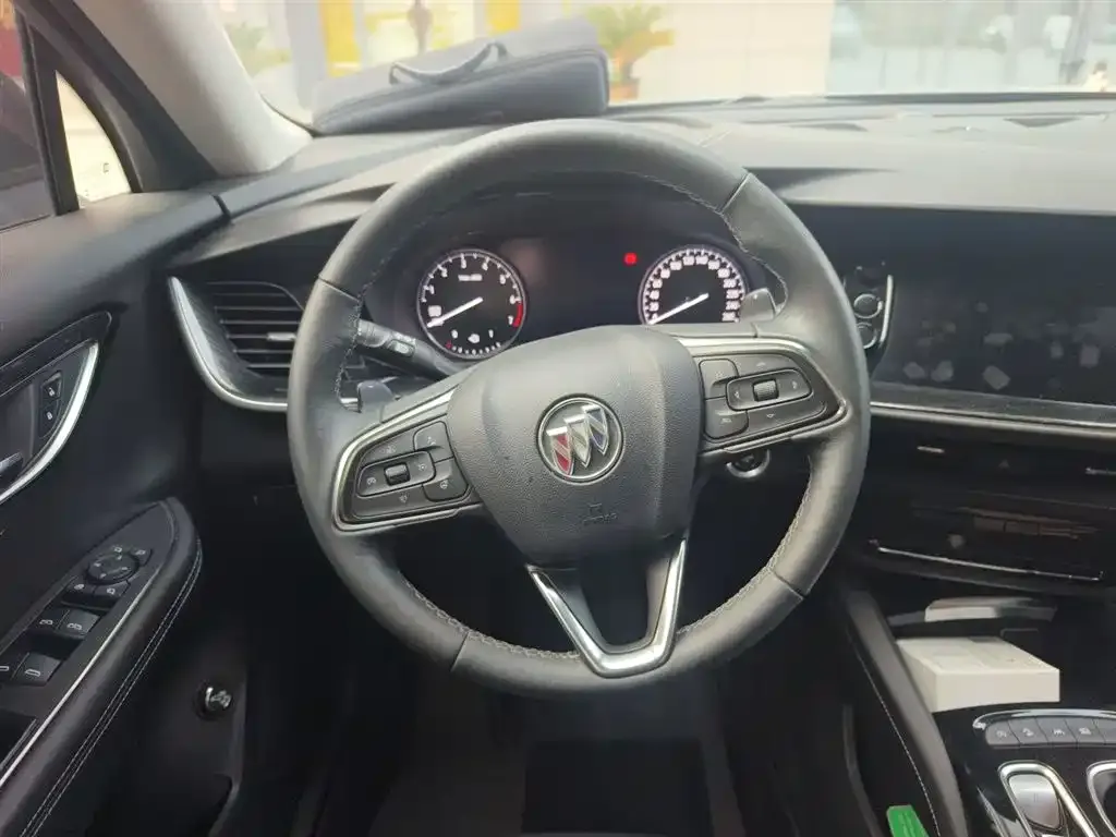 Buick Envision Plus — фото 4
