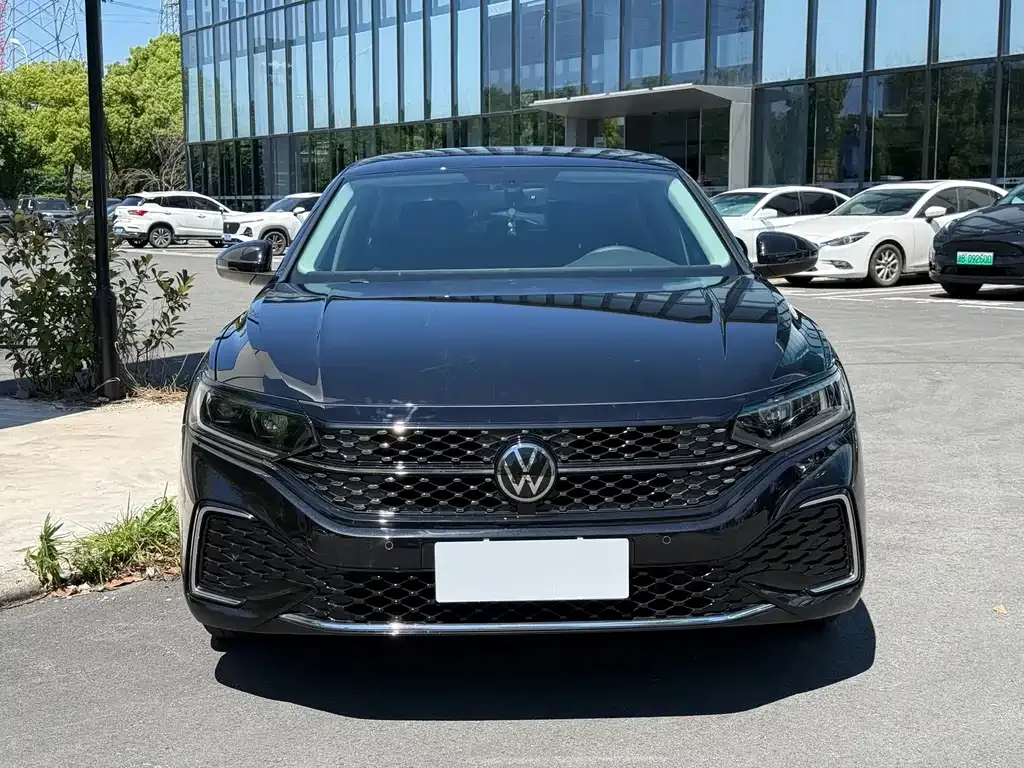 Volkswagen Passat — фото 7